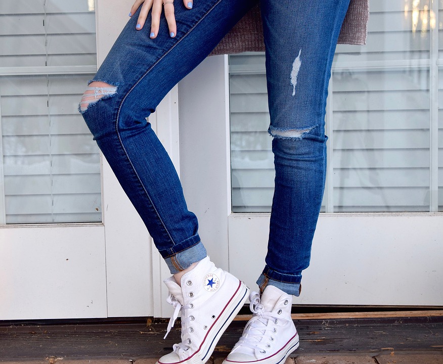 How to Keep Your Jeans Looking New, How to Care for Your Jeans, Caring for Your Jeans, Clothing, Clothing Hacks, Clothing Care Hacks, How to Keep Your Jeans Looking New, Popular Pin